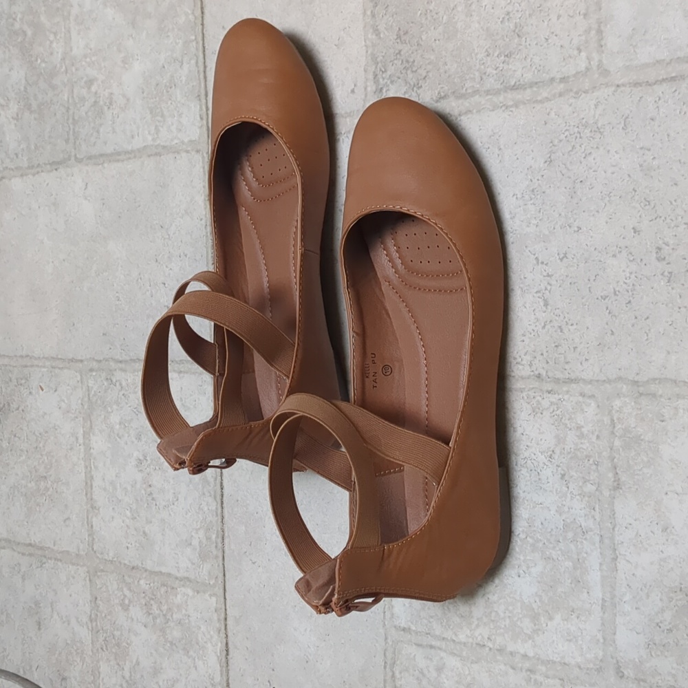 Tan/ Cognac Women's J Adams Flats Size 10